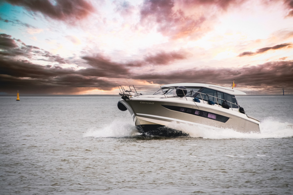 Yate landing empeño de barcos