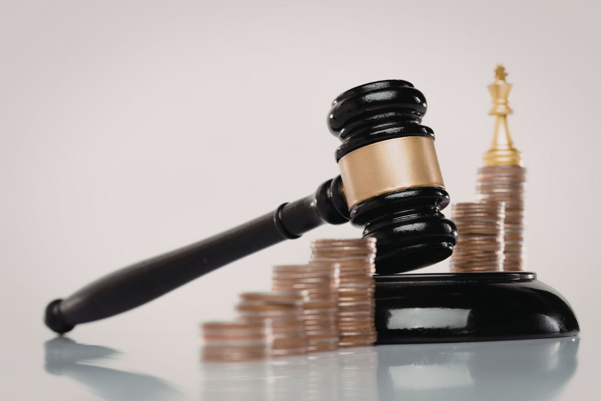 si no tengo dinero para pagar una multa que pasa